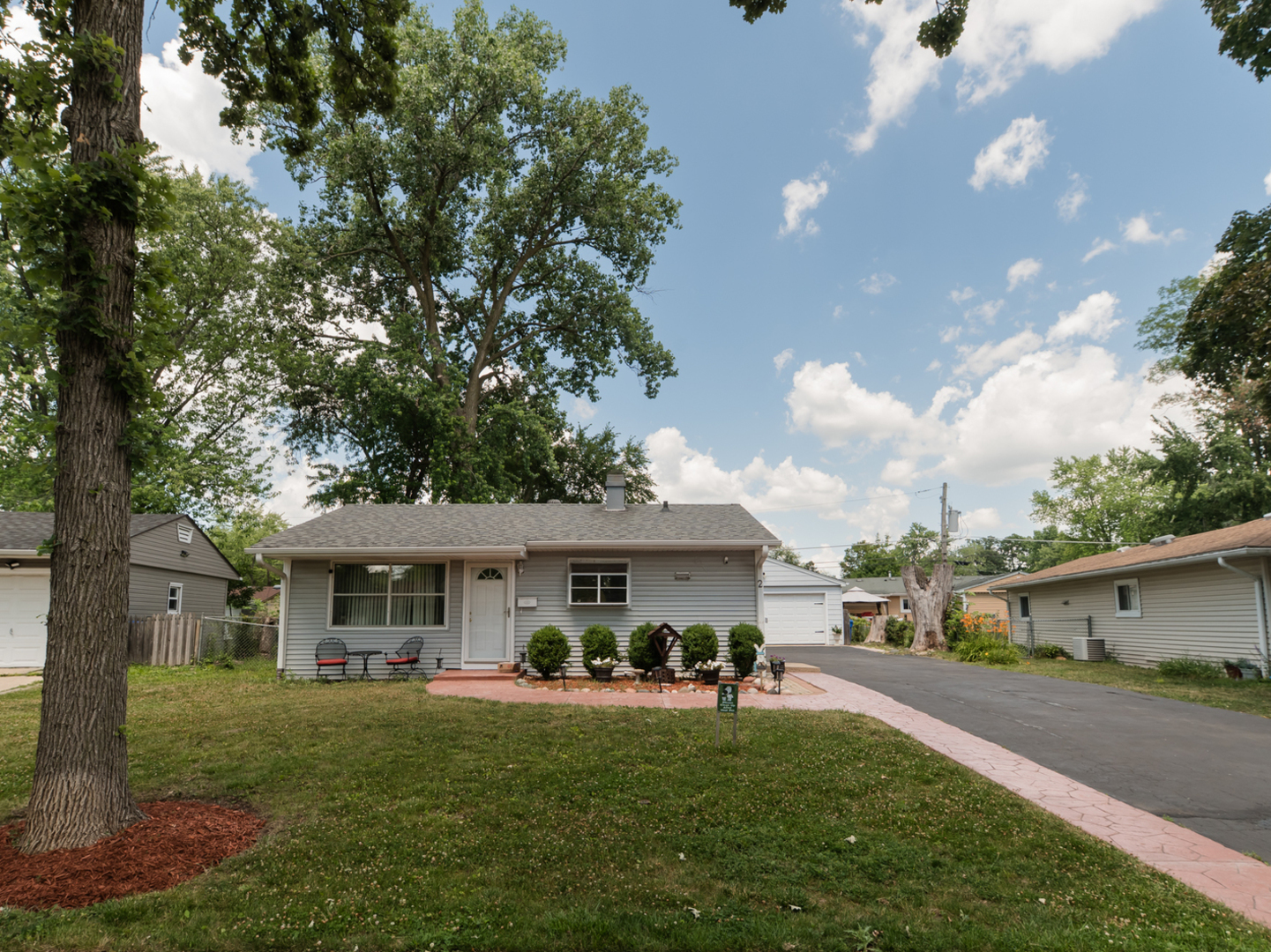 2 Sparrow Road Carpentersville, IL 60110 - Photo 1 of 19 Gallery Image 1