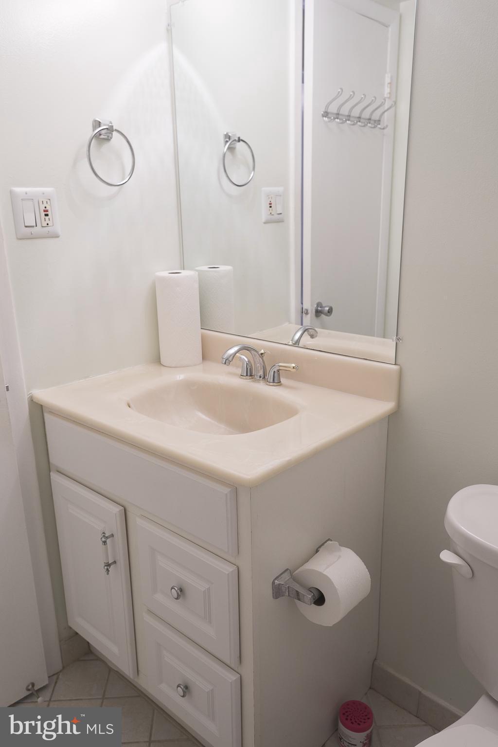 6250 Edsall Road, Unit 102 Alexandria, VA 22312 - Photo 13 of 18 Bath