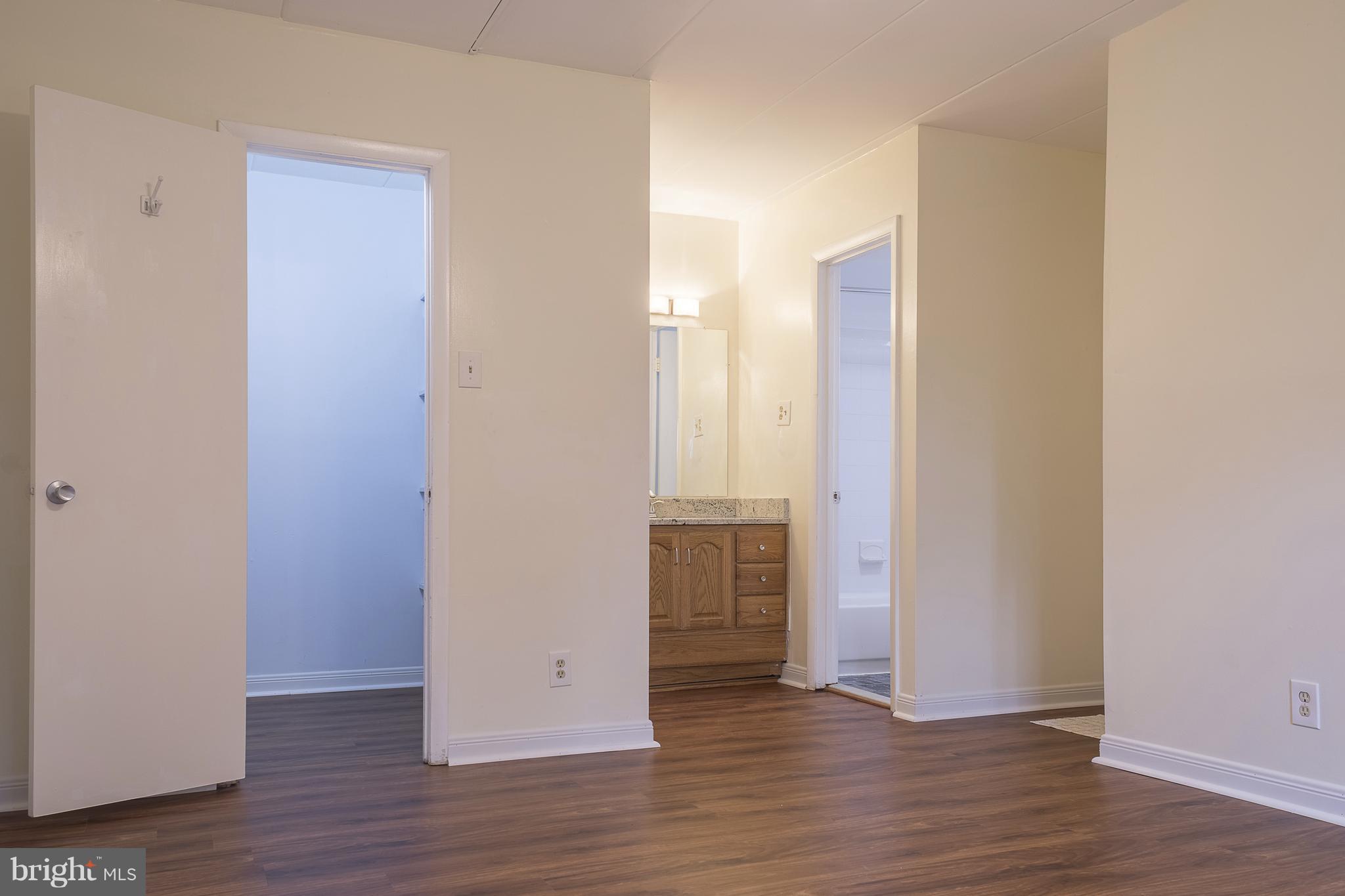 6250 Edsall Road, Unit 102 Alexandria, VA 22312 - Photo 16 of 18 Bedroom (Master)