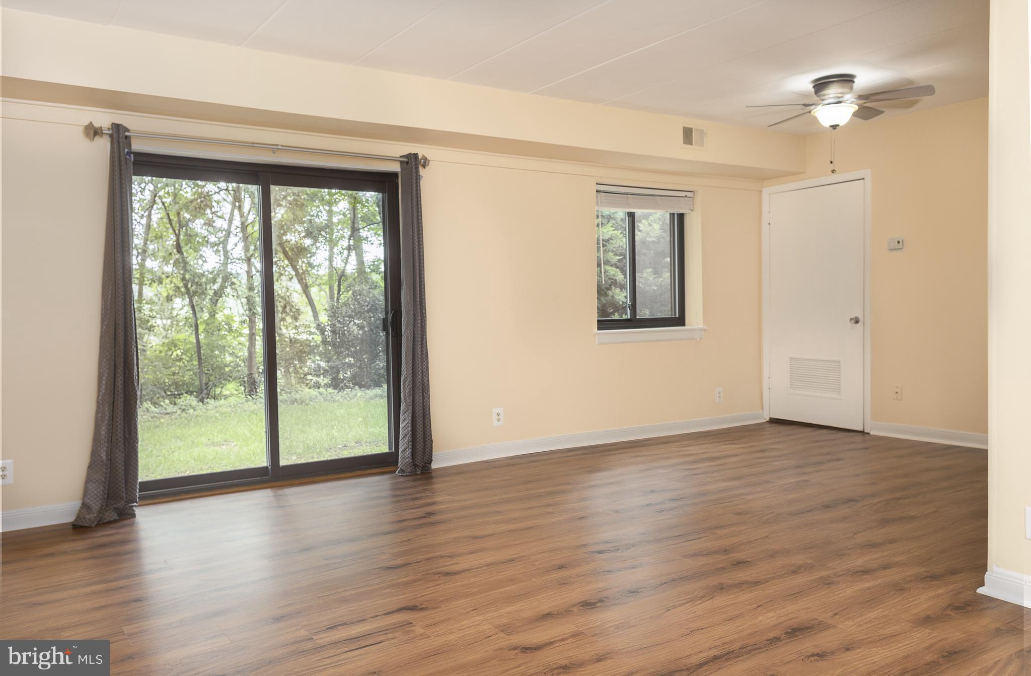6250 Edsall Road, Unit 102 Alexandria, VA 22312 - Photo 4 of 18 Family Room