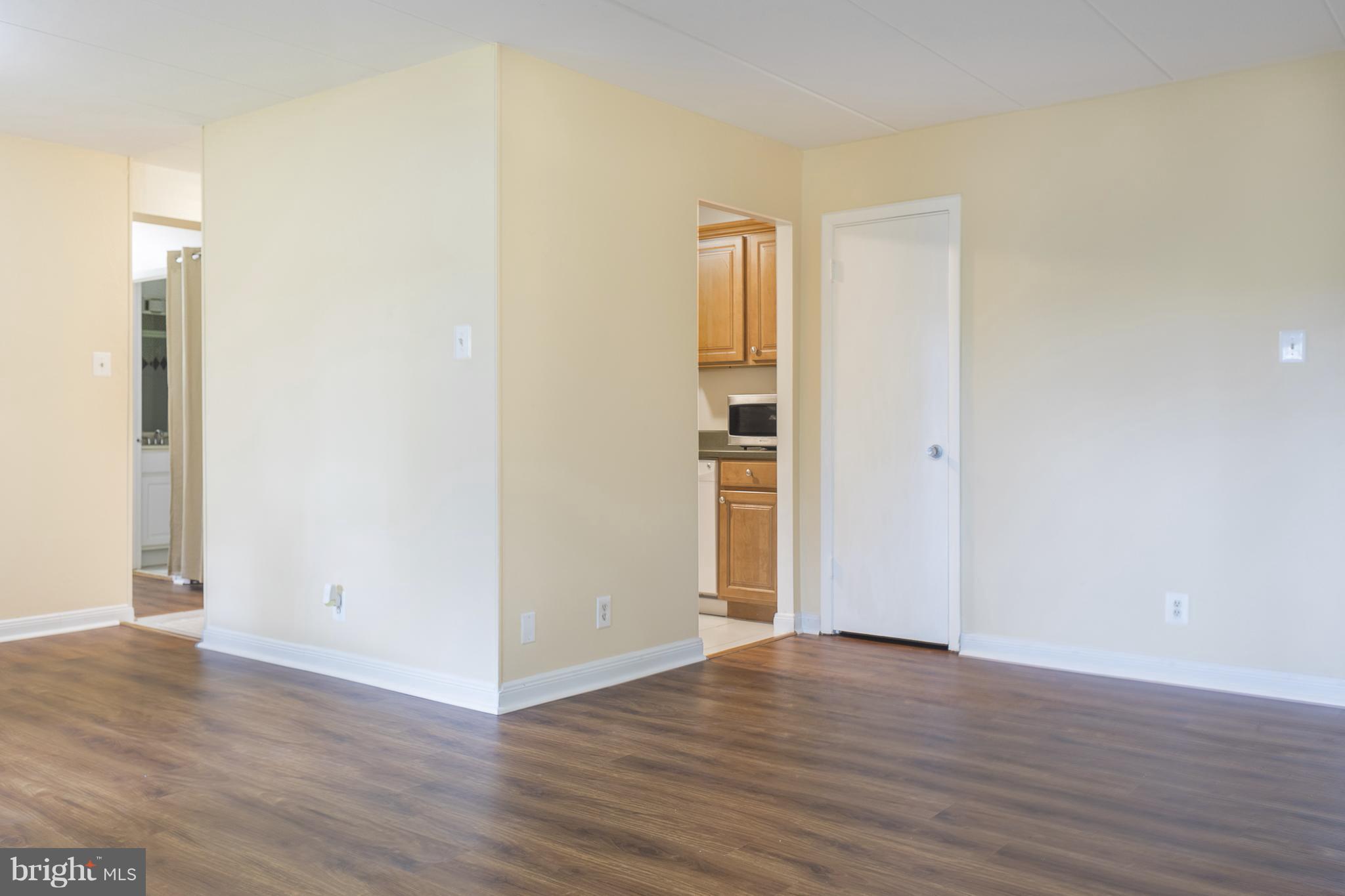 6250 Edsall Road, Unit 102 Alexandria, VA 22312 - Photo 6 of 18 Interior (General)