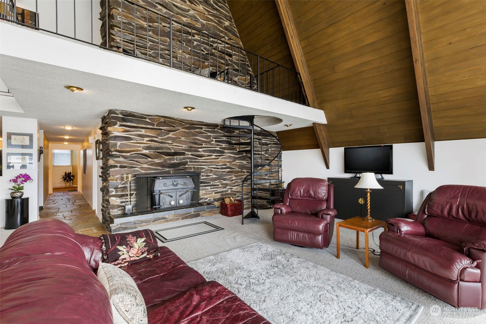 16207 Virginia Point Road Northeast Poulsbo, WA 98370 - Photo 11 of 40 Gallery Image 11