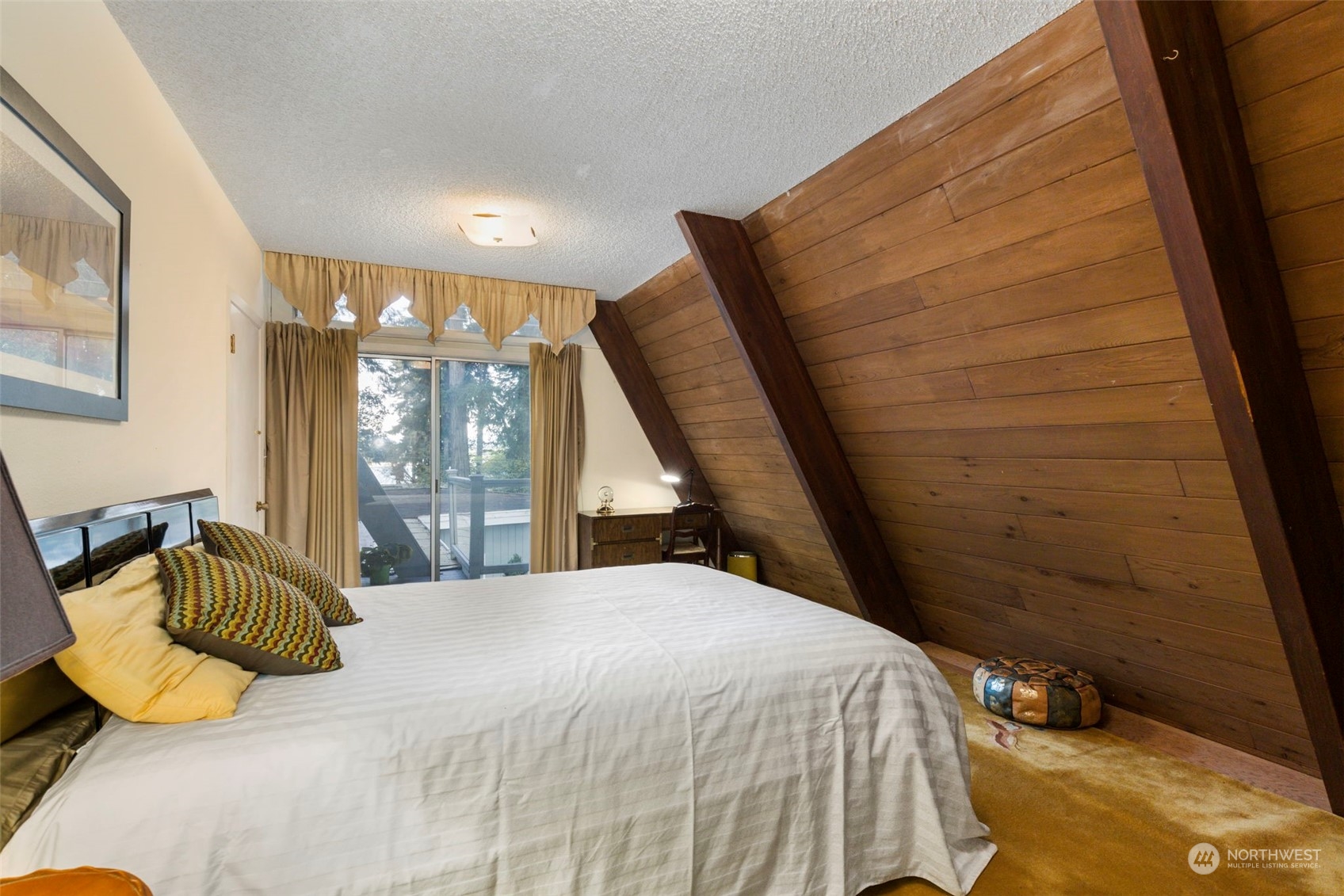 16207 Virginia Point Road Northeast Poulsbo, WA 98370 - Photo 24 of 40 Gallery Image 24