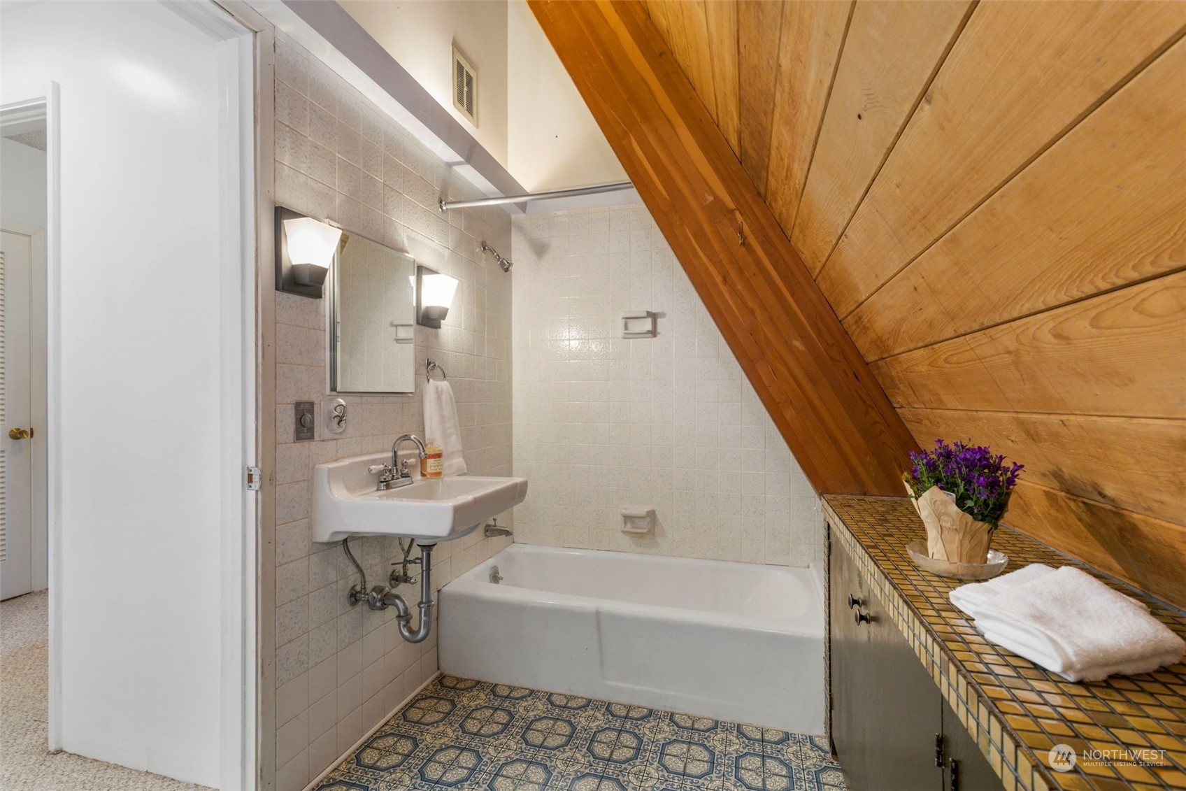 16207 Virginia Point Road Northeast Poulsbo, WA 98370 - Photo 25 of 40 Gallery Image 25