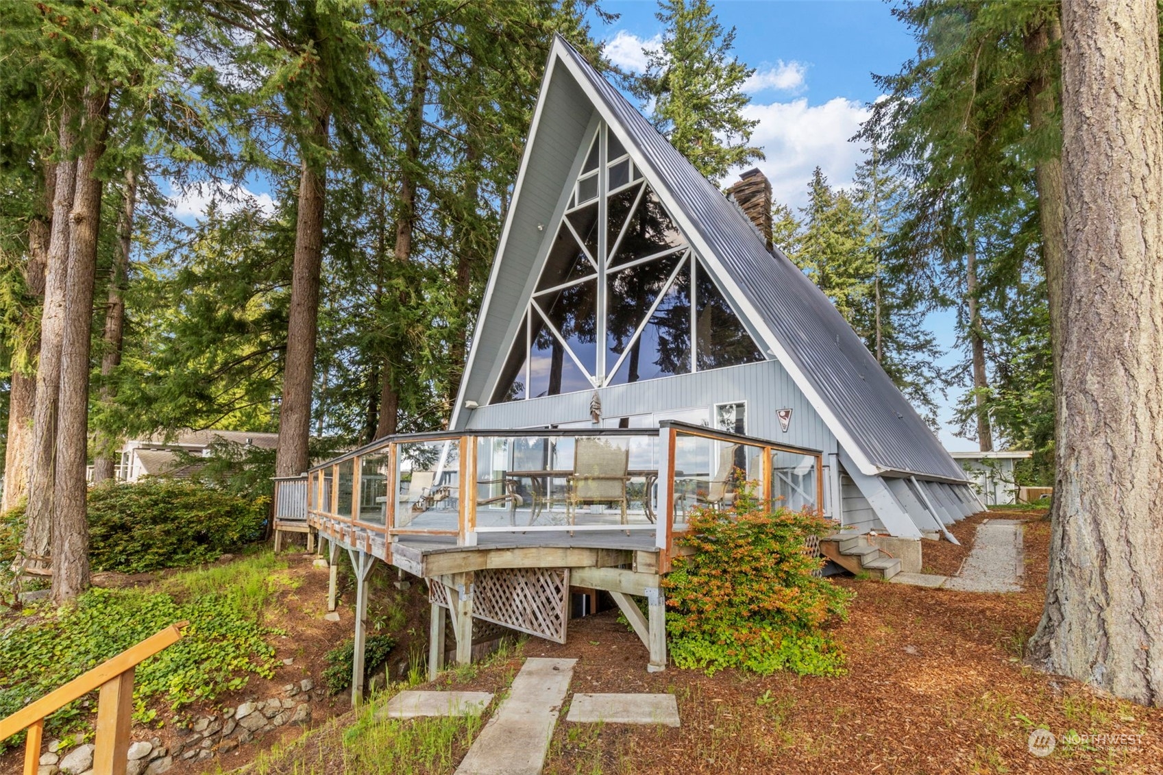 16207 Virginia Point Road Northeast Poulsbo, WA 98370 - Photo 34 of 40 Gallery Image 34