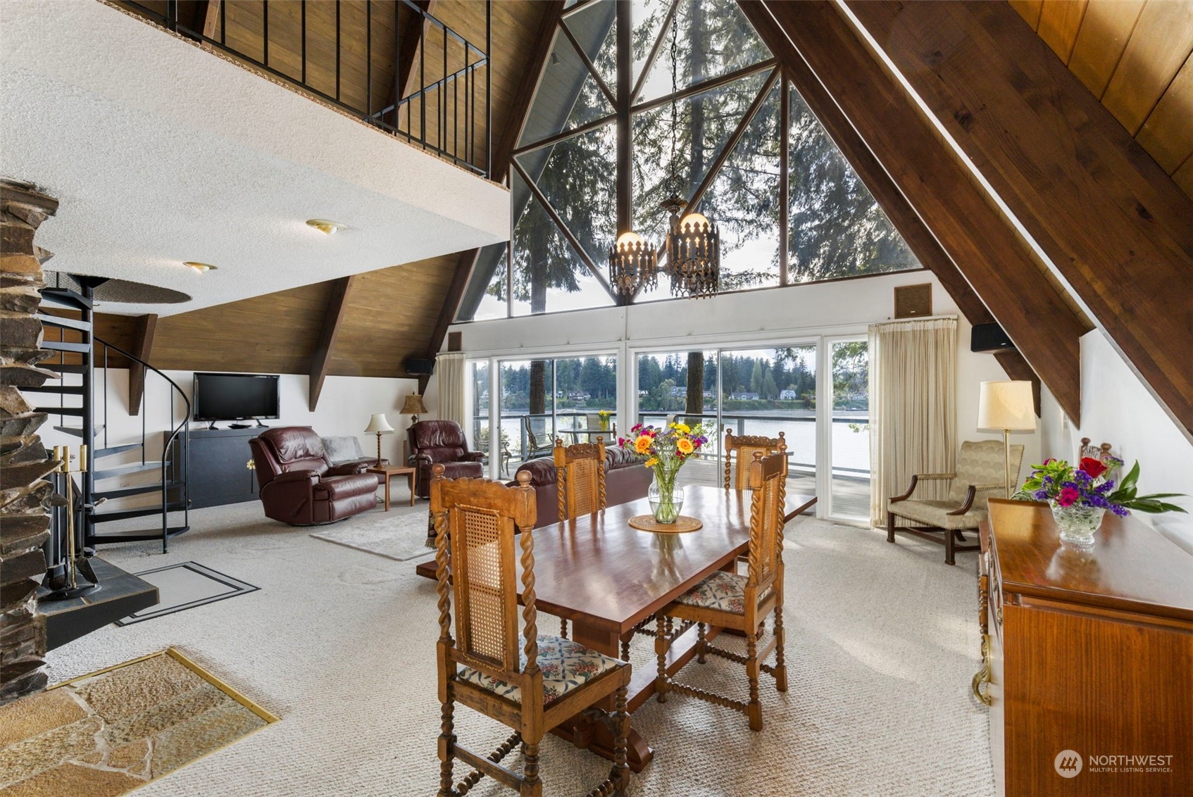 16207 Virginia Point Road Northeast Poulsbo, WA 98370 - Photo 9 of 40 Gallery Image 9