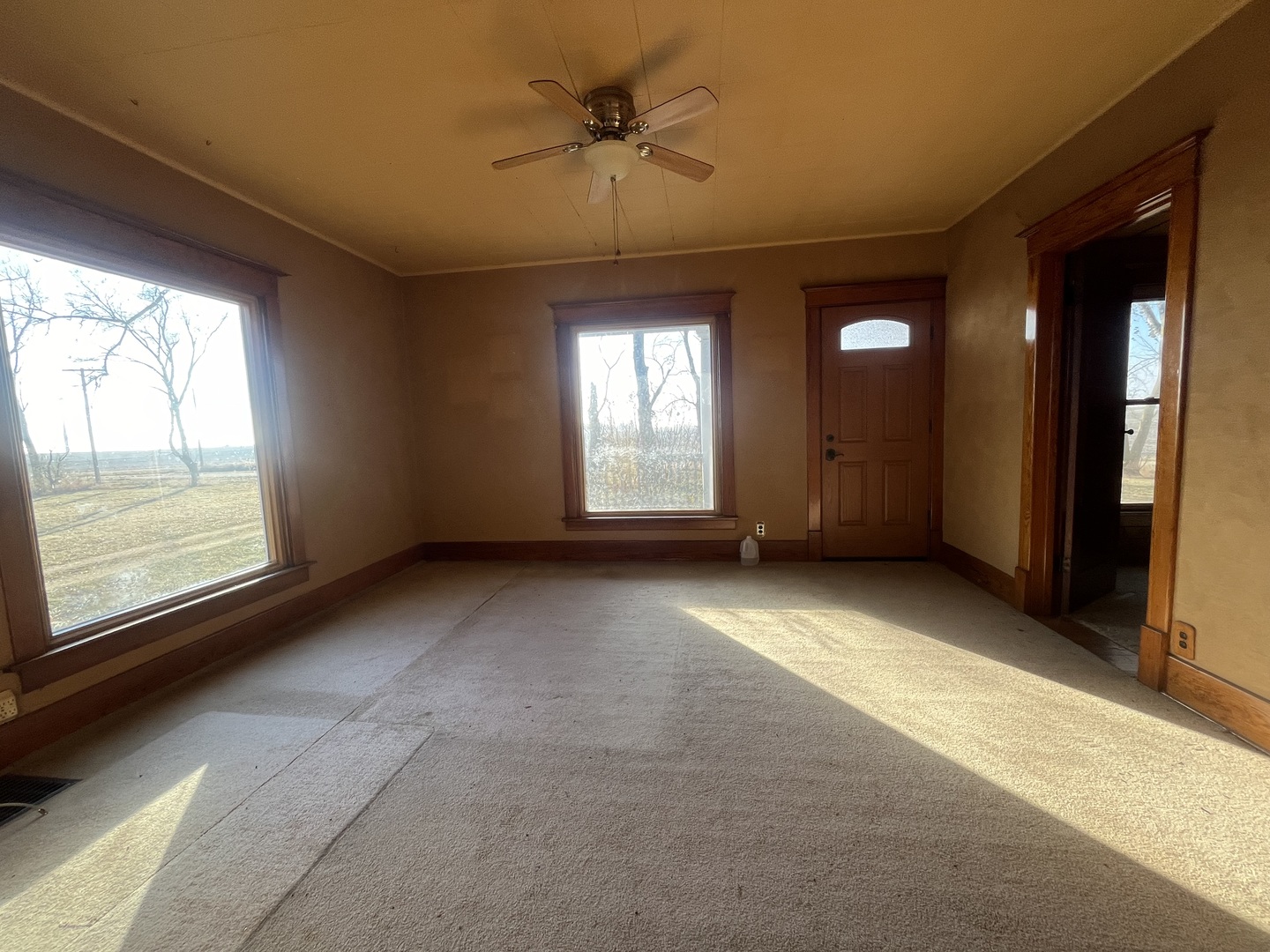 1855 Keslinger Road Malta, IL 60150 - Photo 2 of 22
