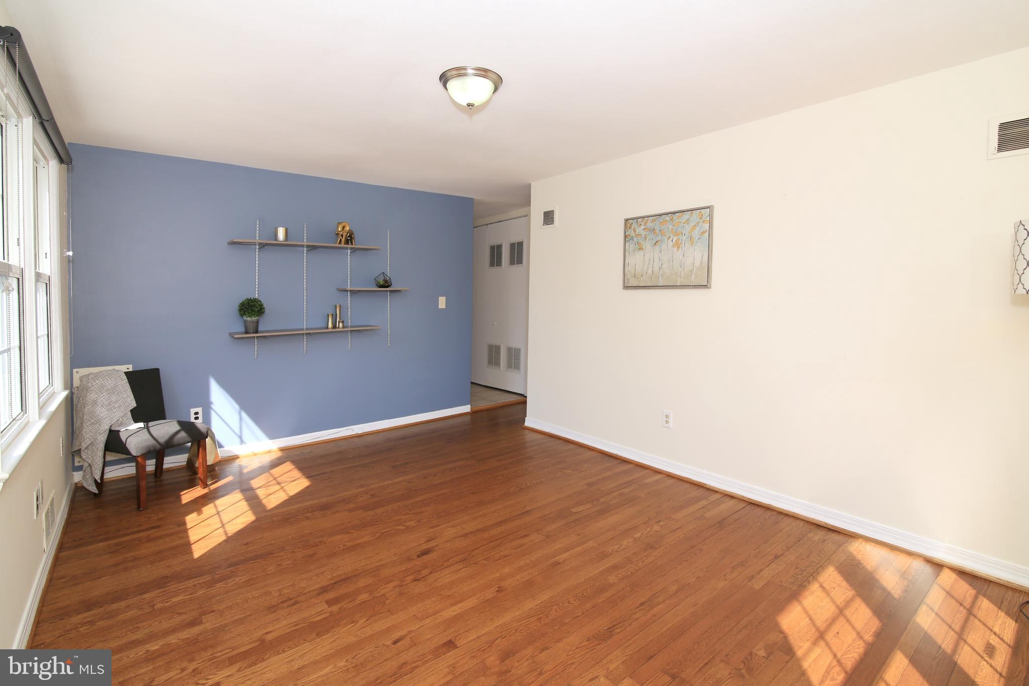 3116 Wayne Road Falls Church, VA 22042 - Photo 5 of 32 Living Room