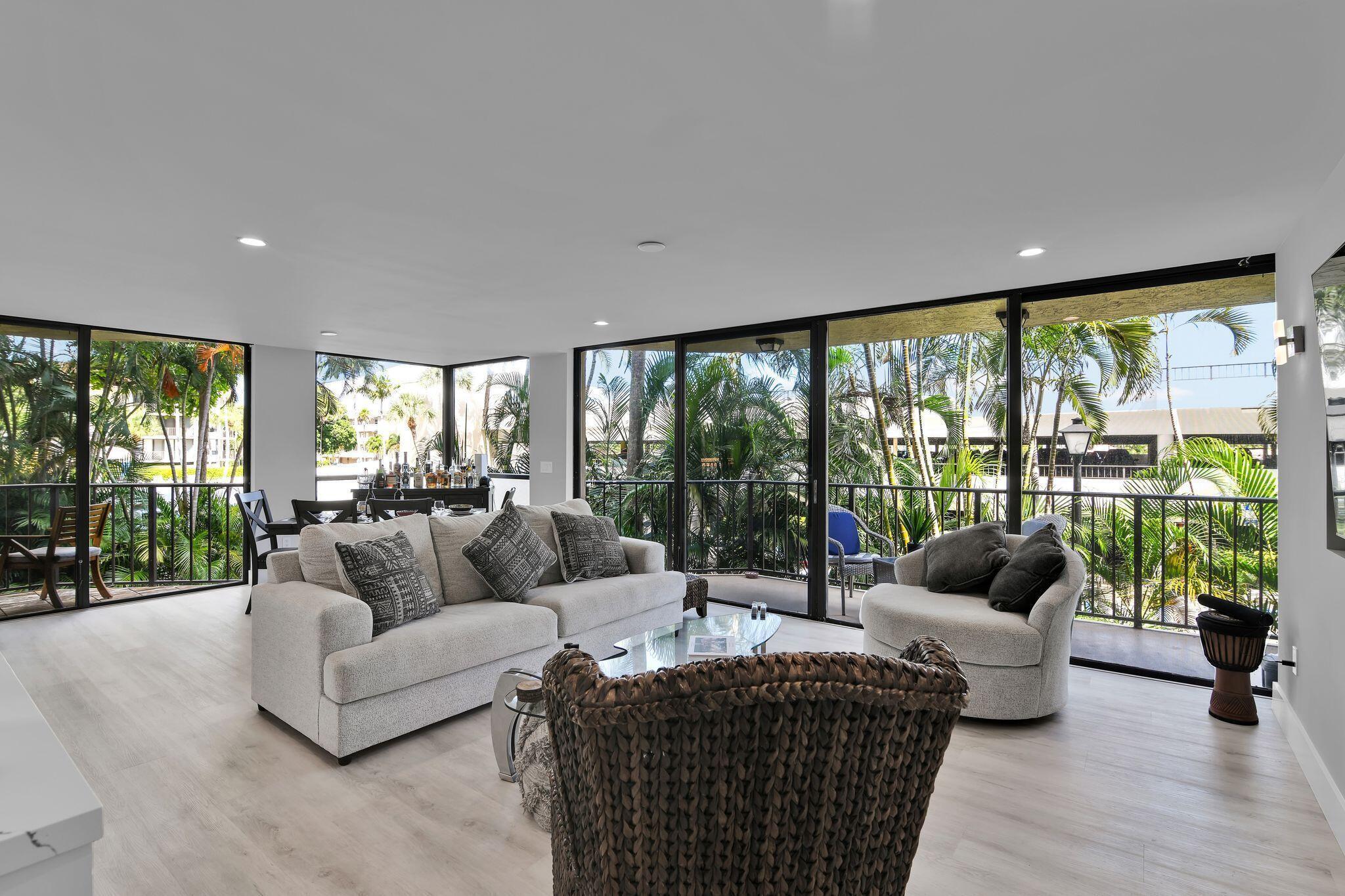 859 Jeffery Street, Unit 202 Boca Raton, FL 33487 - Photo 6 of 94 859 Jeffery St 202 Livingroom pic 4