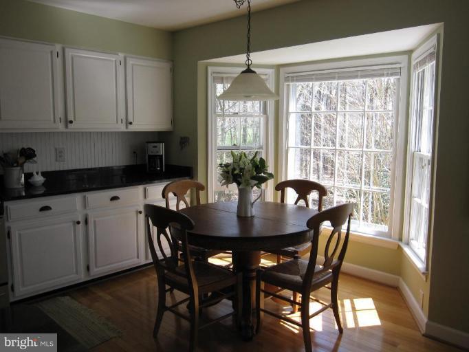 7727 Modisto Lane Springfield, VA 22153 - Photo 5 of 20 Breakfast Area