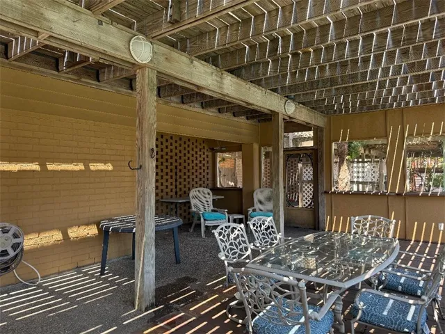 a bathroom with a toilet