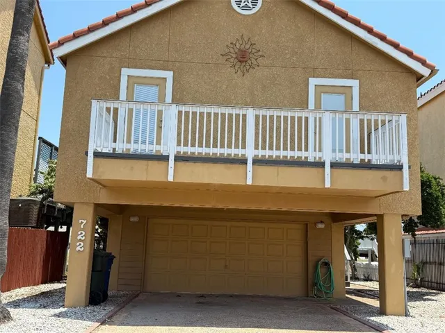 $2,100 | 722 Imperial, Corpus Christi, TX 78402