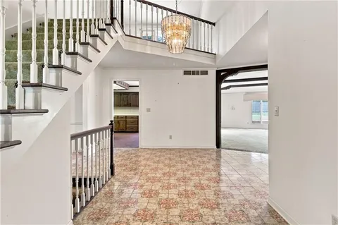 $475,000 | 1101 East 115th Street, Kansas City, MO 64131
