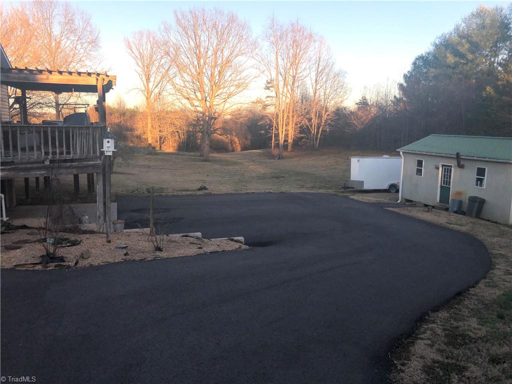 313 Collins Road Dobson, NC 27017 - Photo 17 of 46 Gallery Image 17