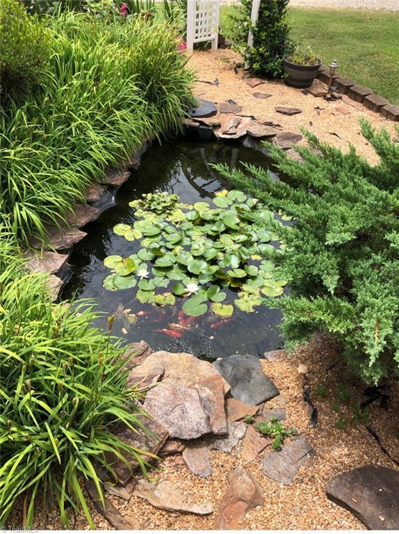 313 Collins Road Dobson, NC 27017 - Photo 8 of 46 Gallery Image 8