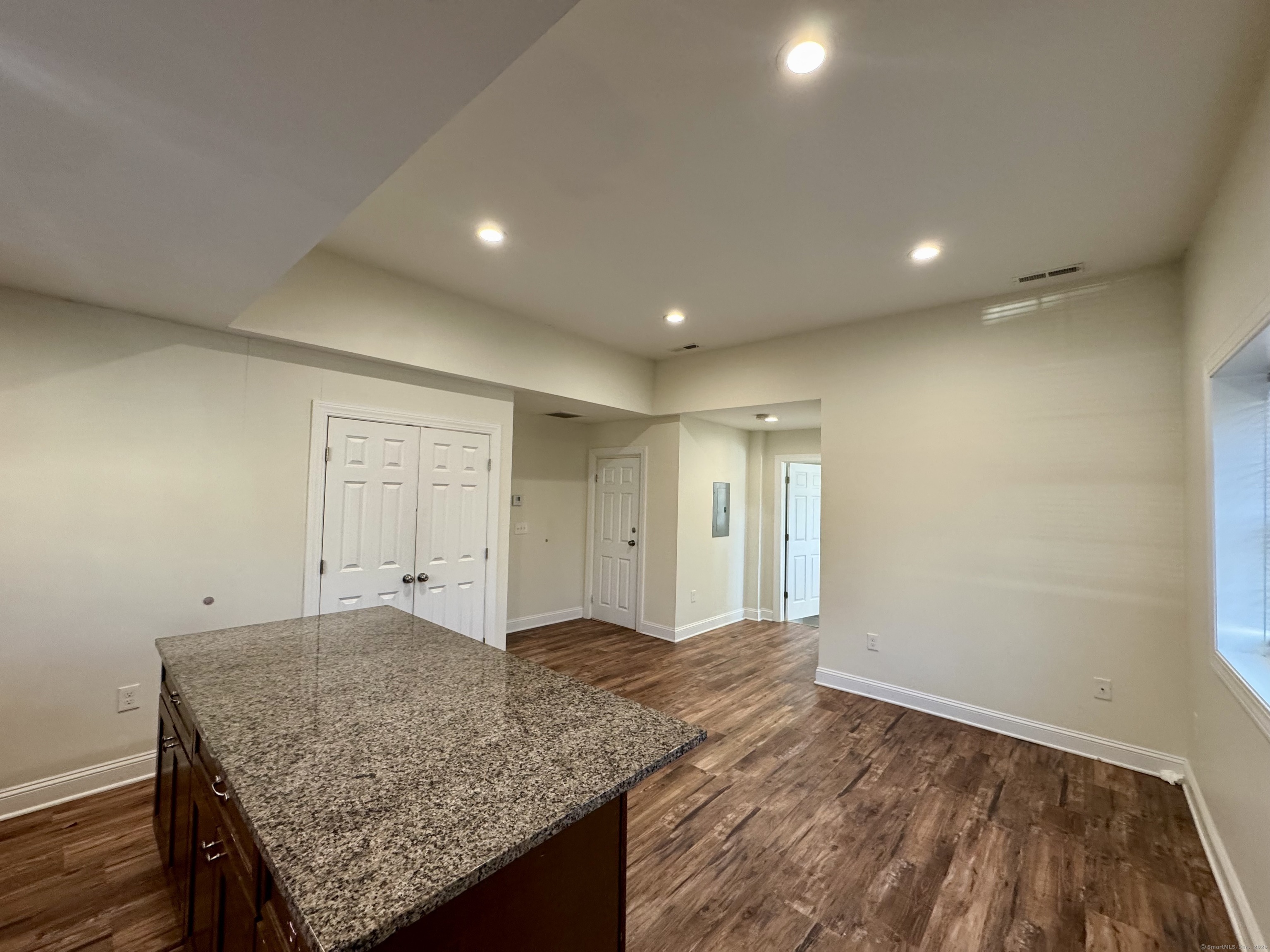 950 Lindley Street Bridgeport, CT 06606 - Photo 2 of 14 a view of room