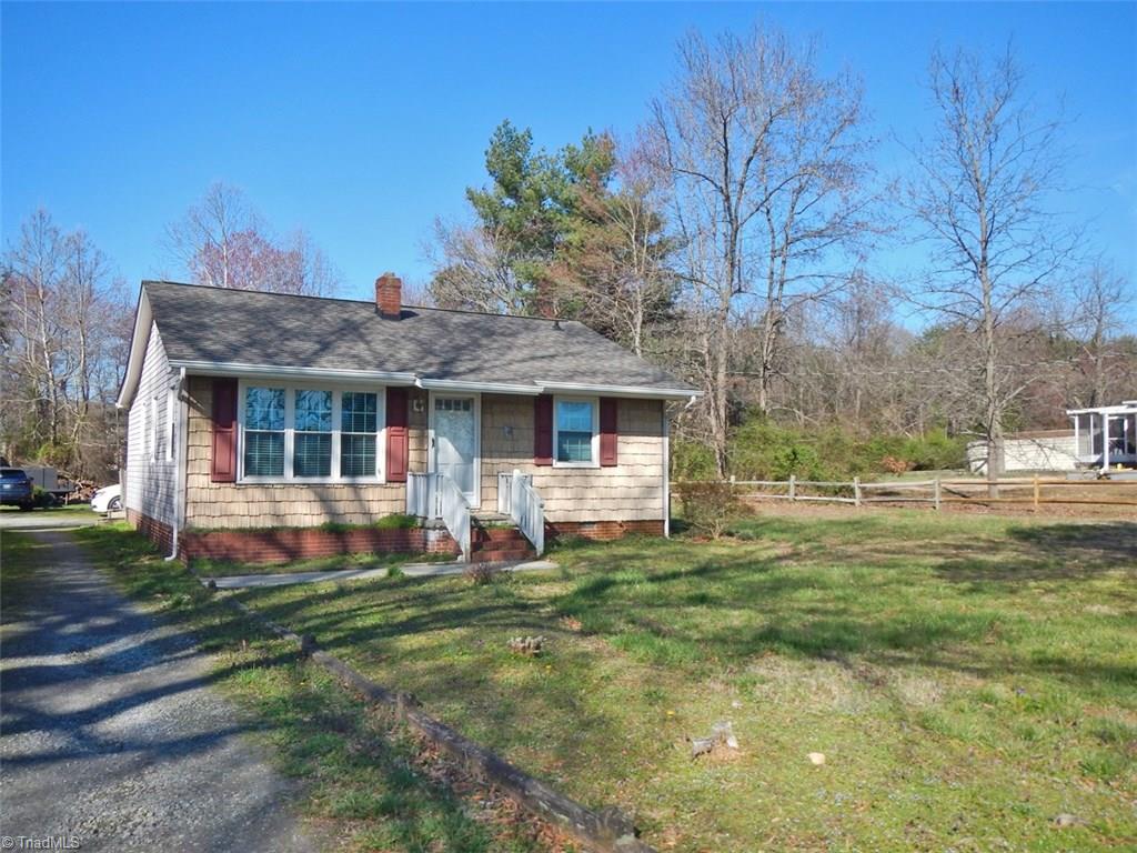 5301 Williard Road Oak Ridge, NC 27310 - Photo 2 of 8 5301 Williard Road - Main House