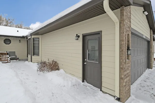 $285,000 | 14351 Glenda Drive, St. Paul, MN 55124