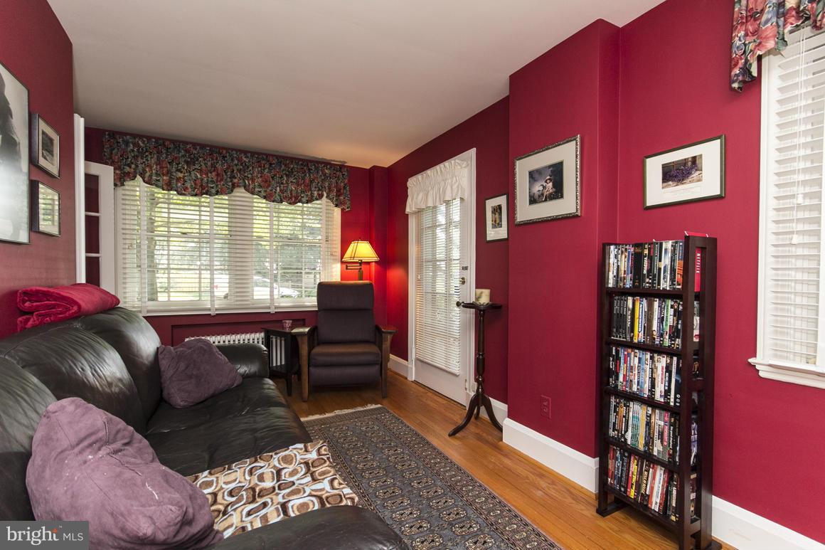 800 St Georges Road Baltimore, MD 21210 - Photo 10 of 30 Family Room