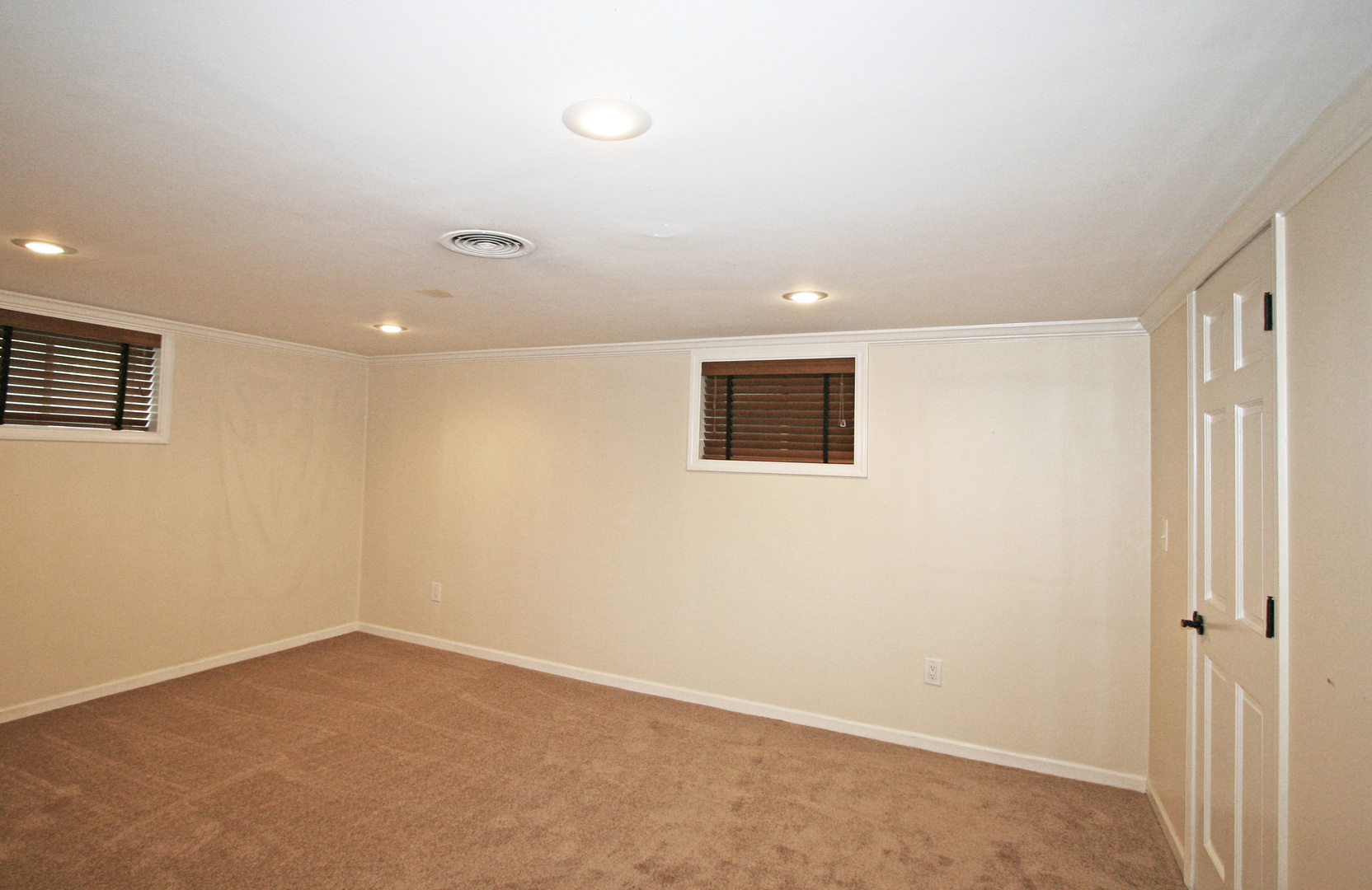 1125 Woodview Road Burr Ridge, IL 60527 - Photo 18 of 22 a view of an empty room