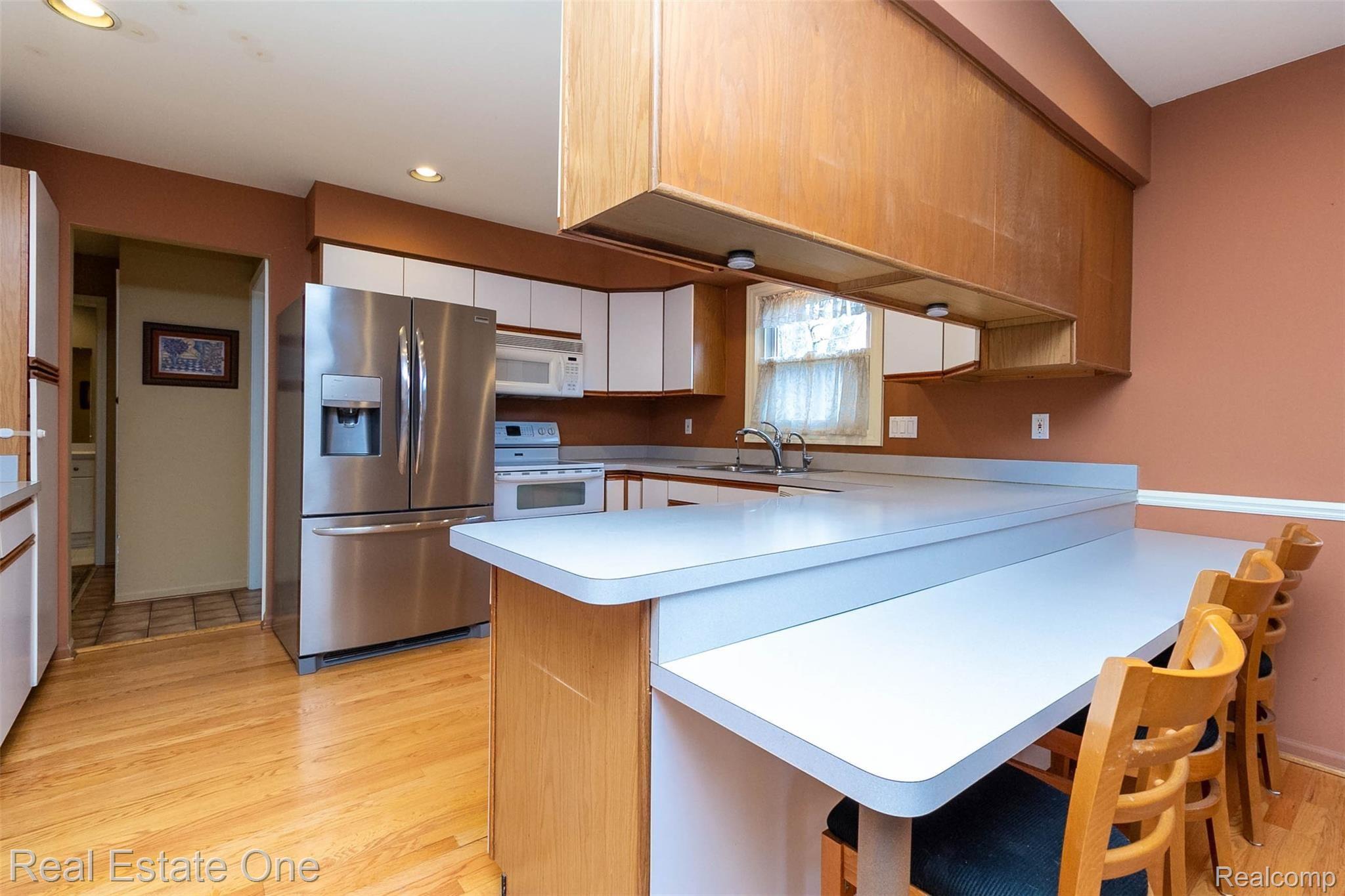 1255 Seville Road Rochester, MI 48309 - Photo 14 of 58 14.jpg