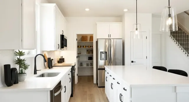 $421,357 | 212 Sycamore Pnes Lane, Kyle, TX 78640