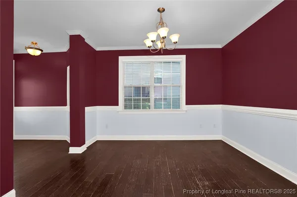 a view of livingroom with furniture