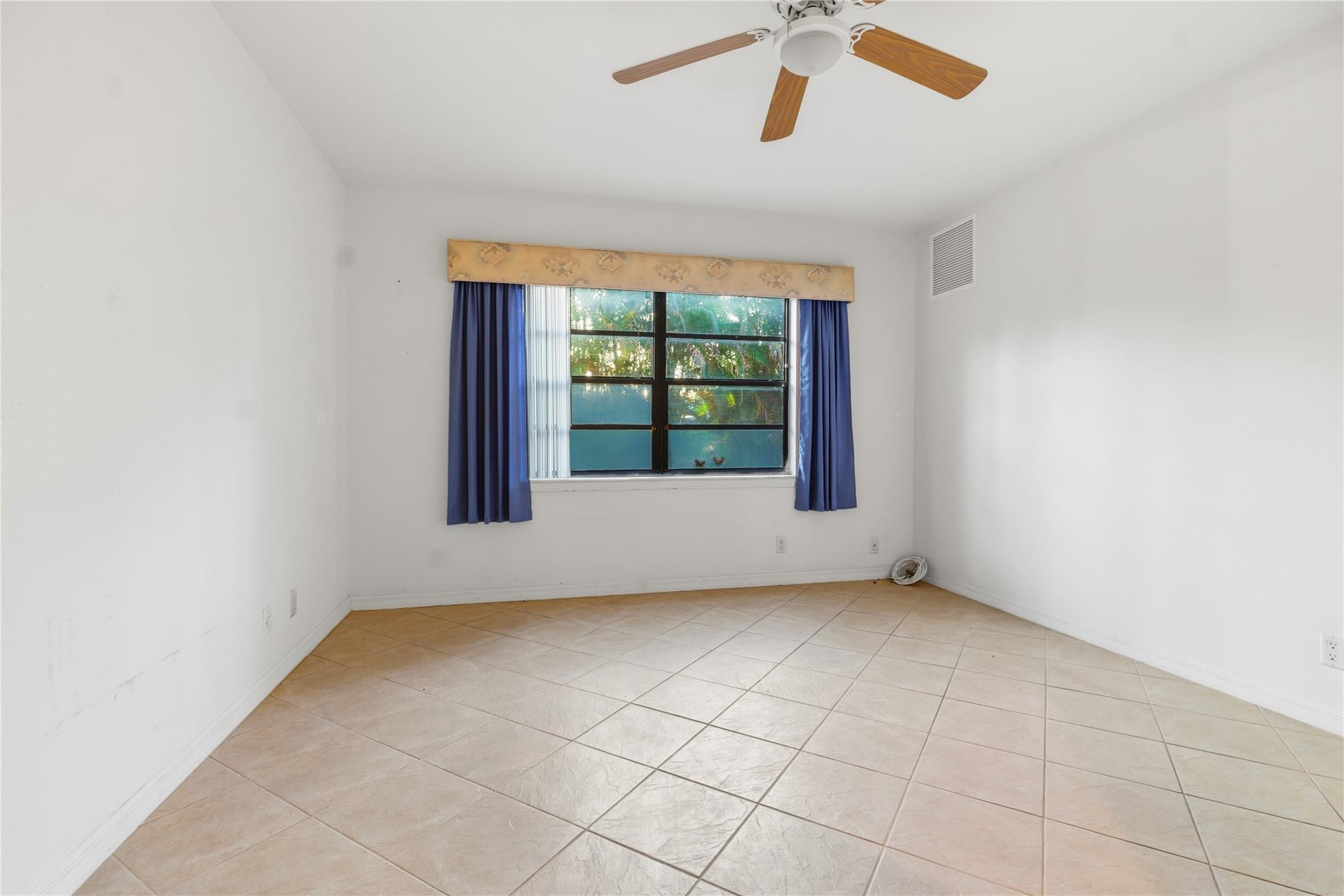 140 South Cypress Road, Unit 113 Pompano Beach, FL 33060 - Photo 5 of 12 Photo 5