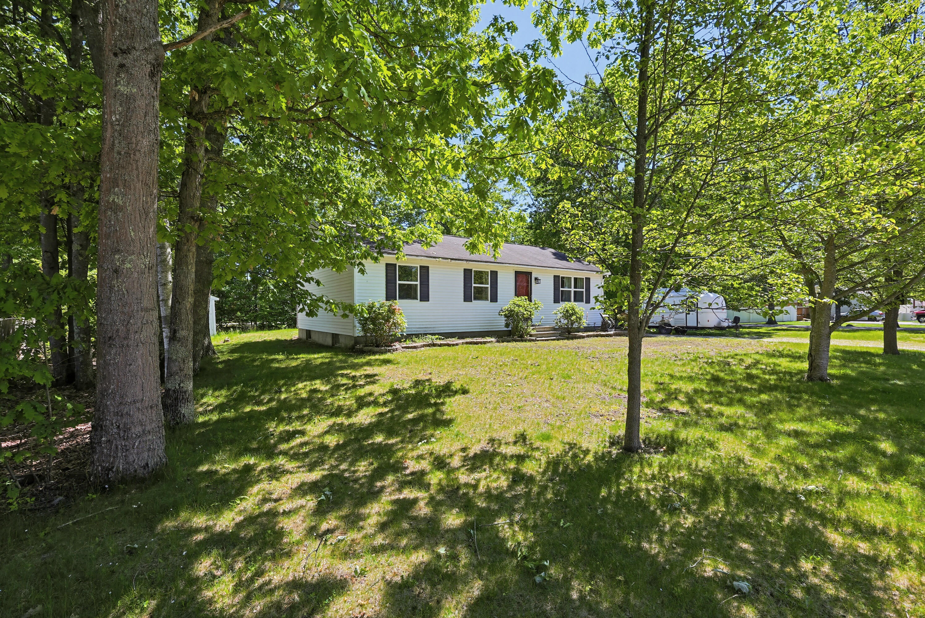 33 Devotion Avenue Sanford, ME 04073 - Photo 2 of 28 IMG_1402