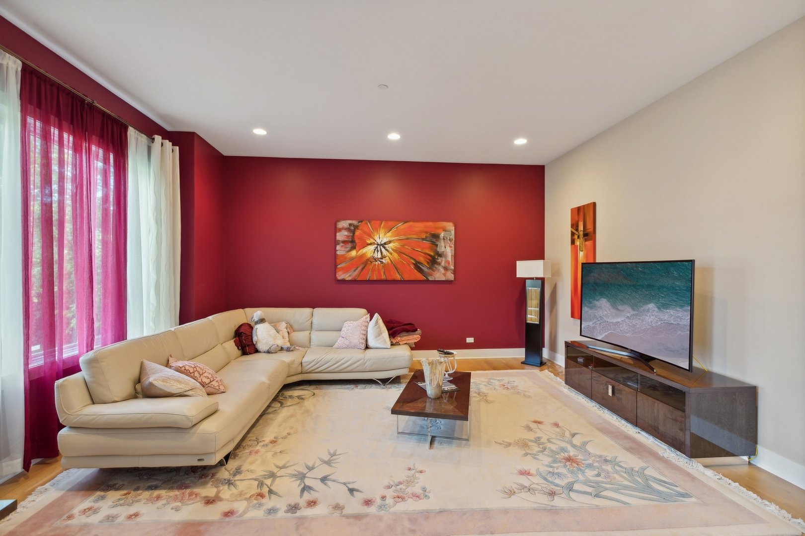 264 Linden Road Northbrook, IL 60062 - Photo 18 of 88 a living room with furniture and a flat screen tv