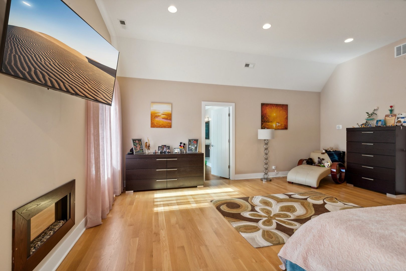 264 Linden Road Northbrook, IL 60062 - Photo 38 of 88 a bedroom with a bed and wooden floor