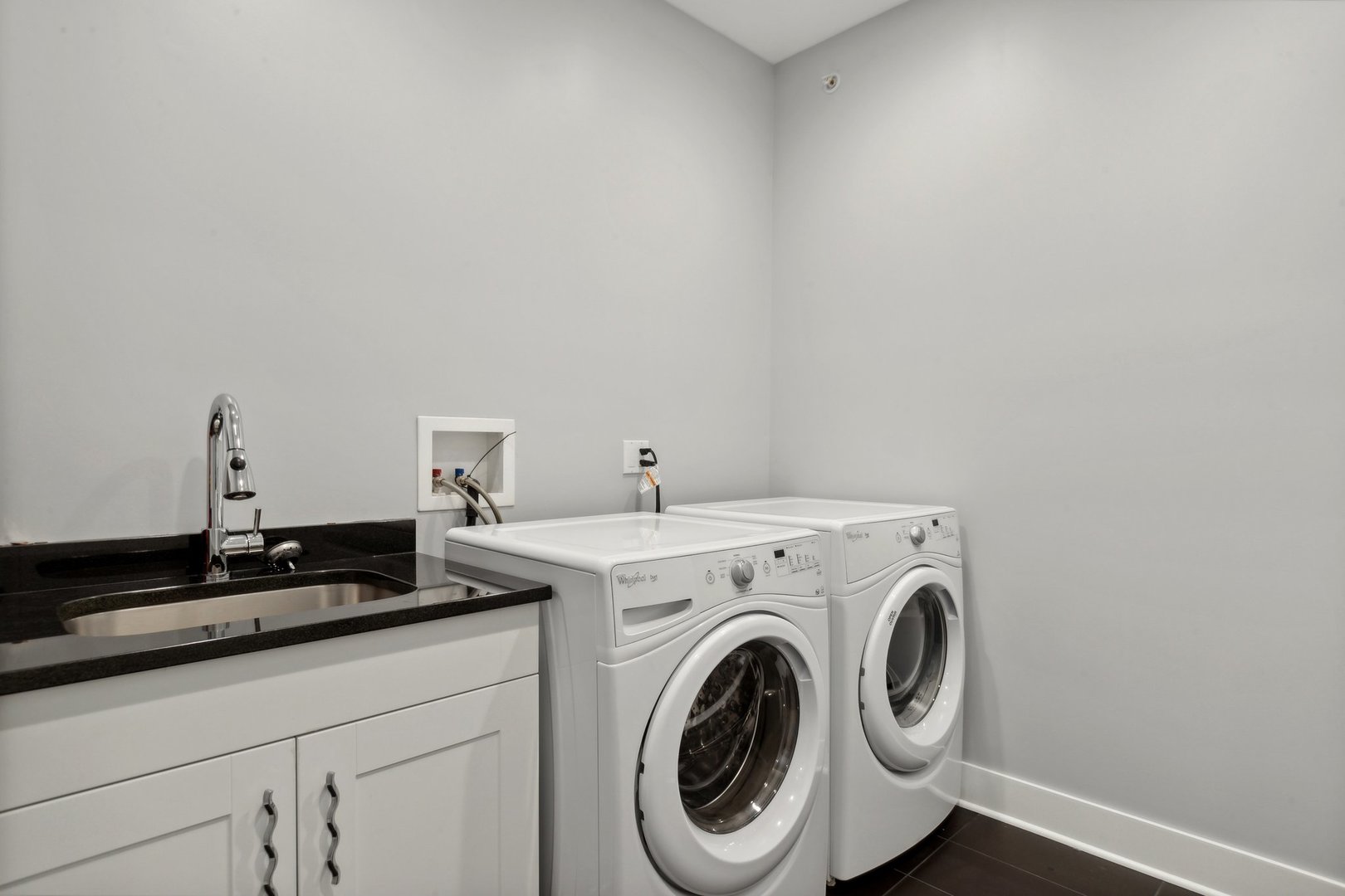 264 Linden Road Northbrook, IL 60062 - Photo 54 of 88 a utility room with dryer and washer