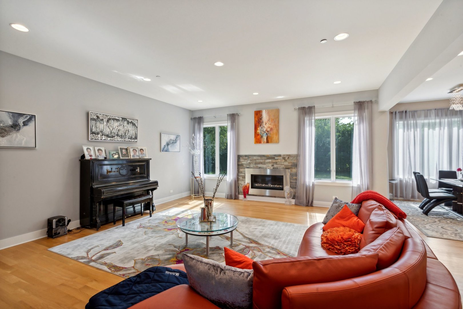 264 Linden Road Northbrook, IL 60062 - Photo 7 of 88 a living room with furniture and a fireplace