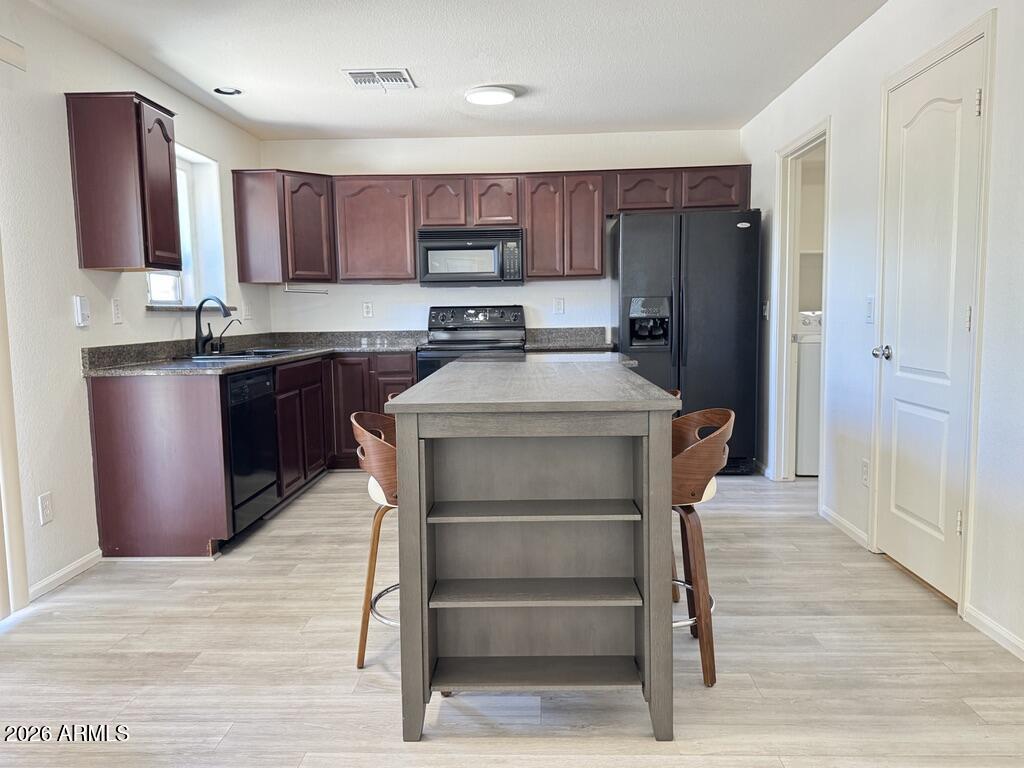 2458 West Via Dona Road Phoenix, AZ 85085 - Photo 5 of 19 D74E68DE-D180-4ACD-BF5D-EA4E22795A24_1_1