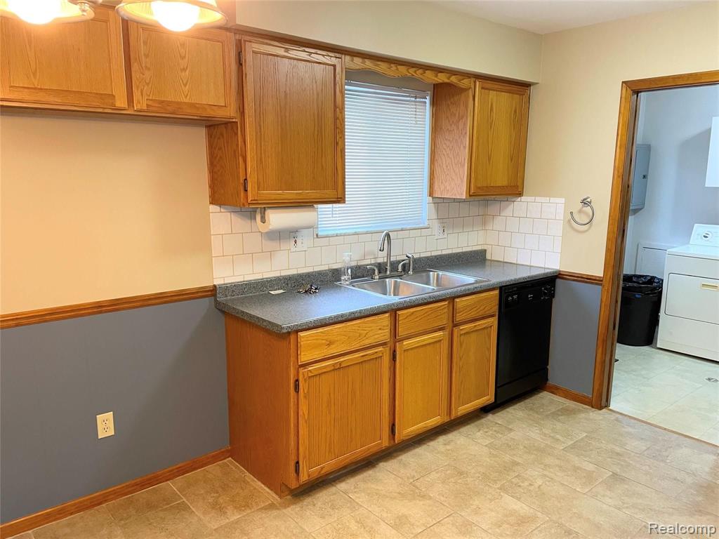 4143 Stephens Road Warren, MI 48091 - Photo 9 of 16