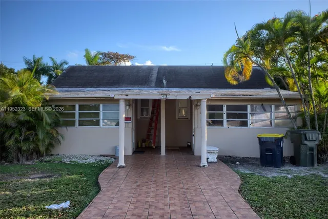 $1,800 | 43 Southwest 11th Street, Unit W, Dania Beach, FL 33004