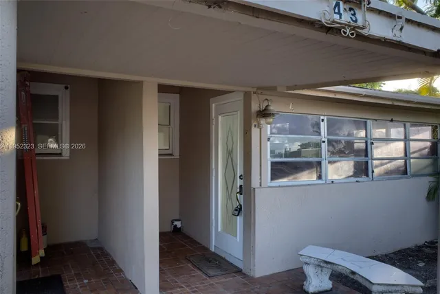 $1,800 | 43 Southwest 11th Street, Unit W, Dania Beach, FL 33004