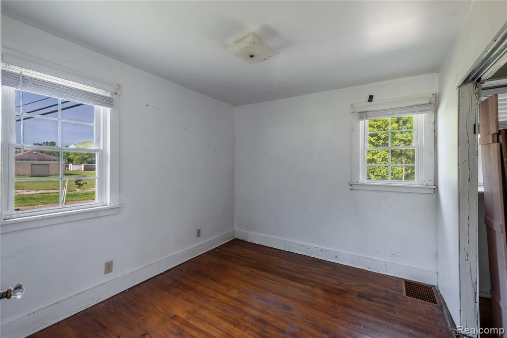 360 South State Road Otisville, MI 48463 - Photo 7 of 21 Gallery Image 7