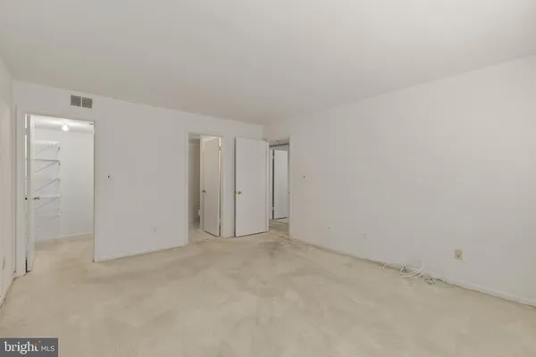 $265,000 | 6 Gurteen Court, Unit 301, Lutherville-Timonium, MD 21093