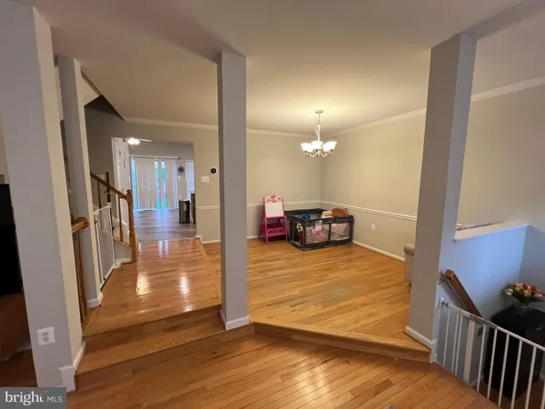 $3,000 | 20904 Sandstone Square, Sterling, VA 20165