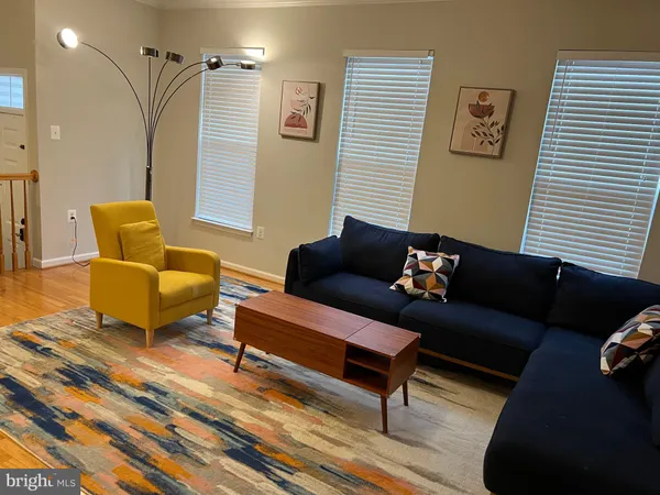 $3,000 | 20904 Sandstone Square, Sterling, VA 20165