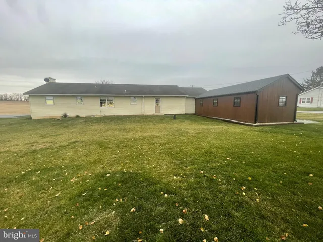 $1,850 | 63 Harristown Road, Paradise, PA 17562