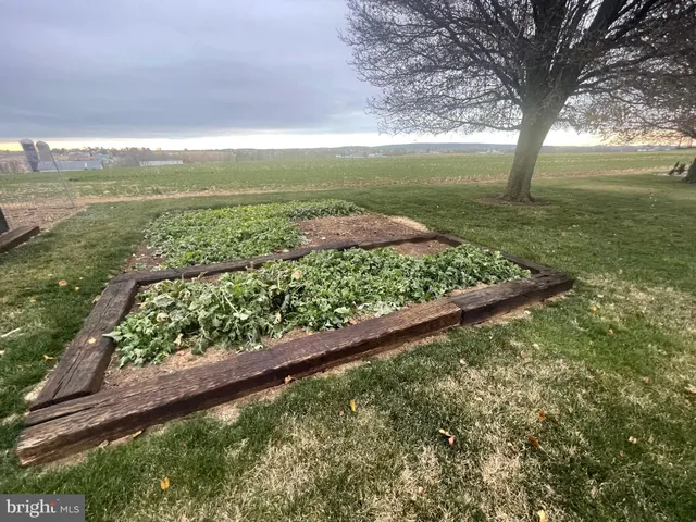 $1,850 | 63 Harristown Road, Paradise, PA 17562