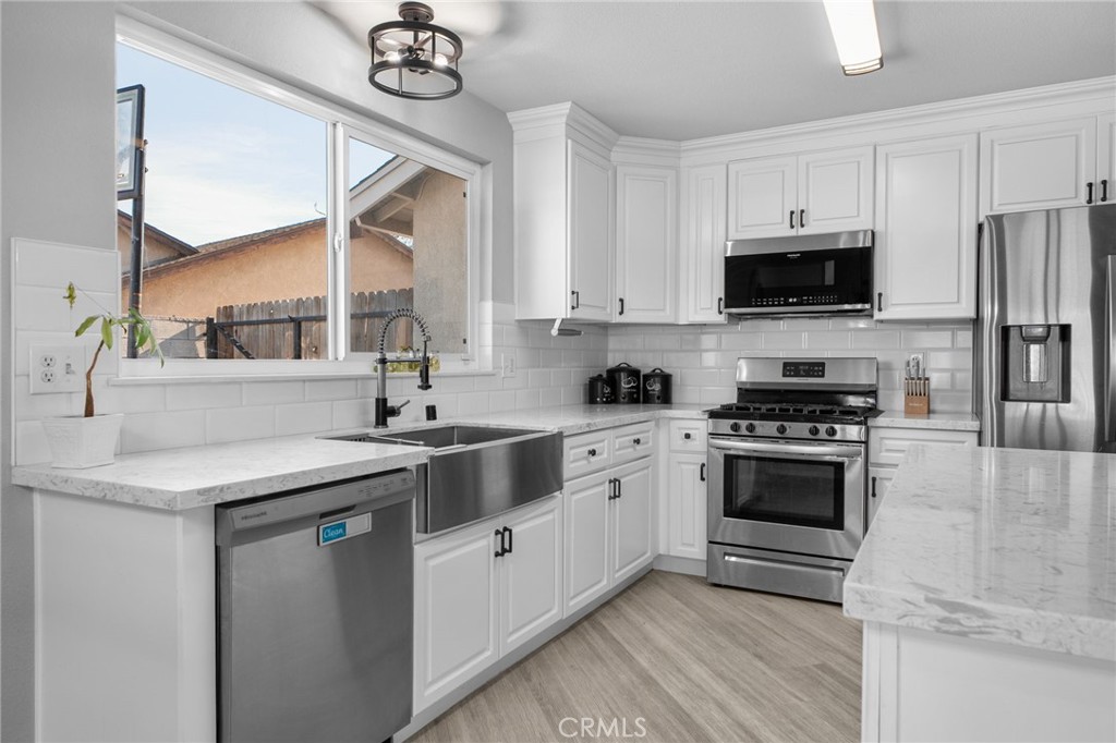 8949 Cudahy Court Riverside, CA 92503 - Photo 12 of 42 Kitchen.