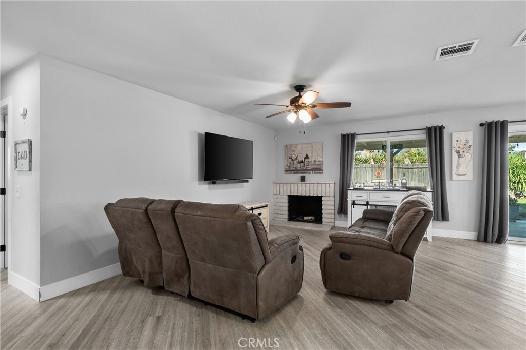 8949 Cudahy Court Riverside, CA 92503 - Photo 5 of 42 Family Room.