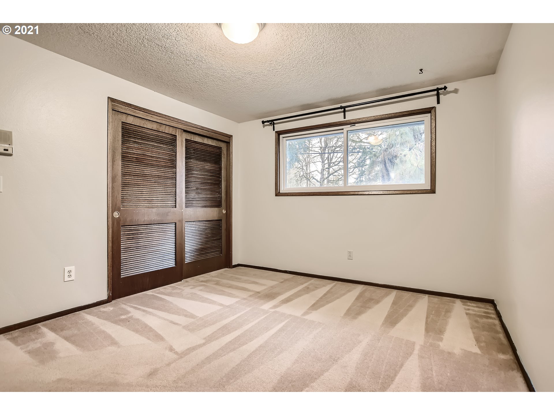 16700 Southeast Valley View Road Gladstone, OR 97027 - Photo 21 of 32 Gallery Image 21