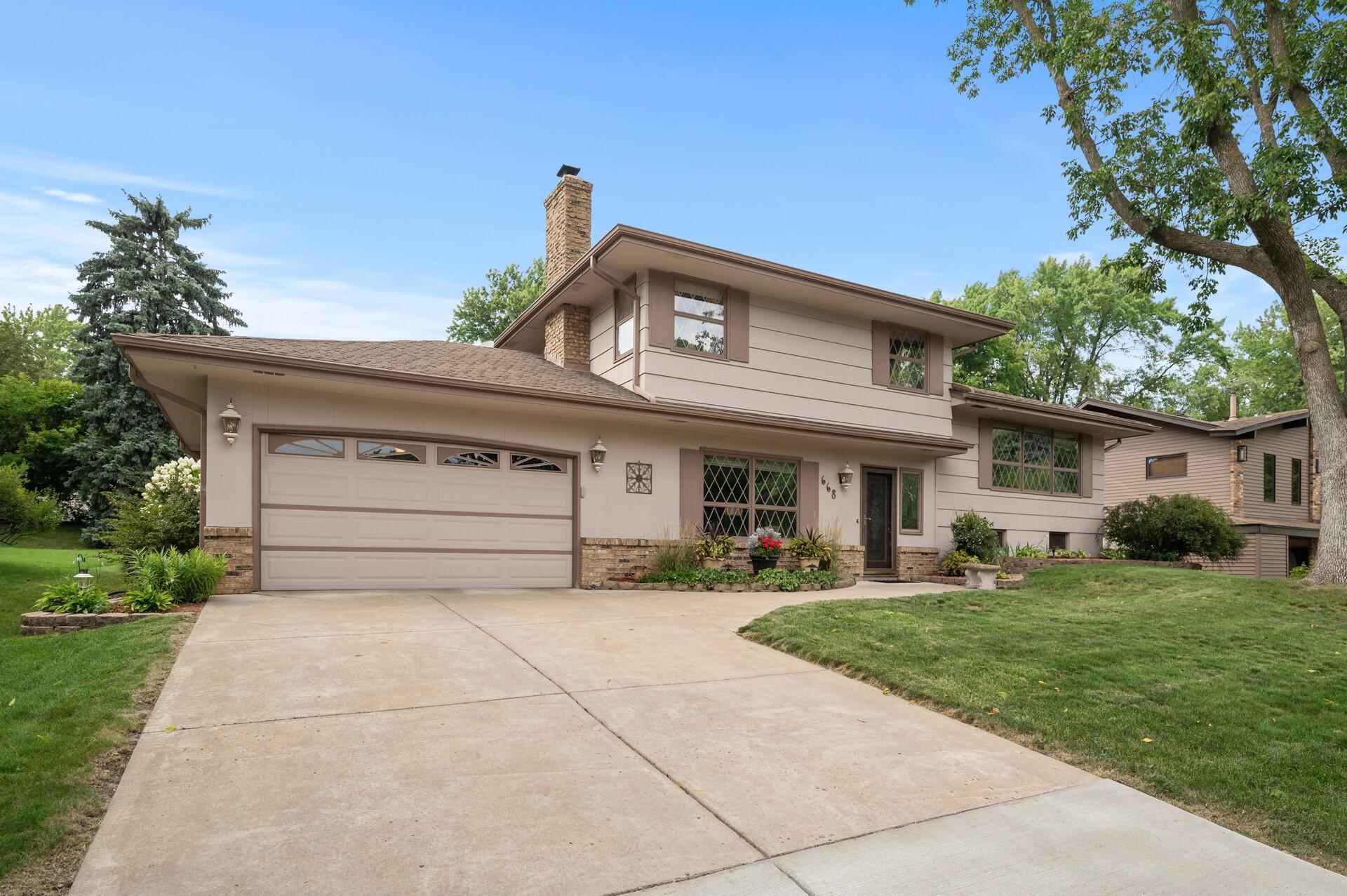668 Riviera Drive New Brighton, MN 55112 - Photo 1 of 1 Gallery Image 1