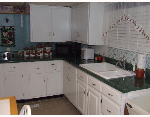 8584 Peebles Road Pittsburgh, PA 15237 - Photo 8 of 18 Kitchen.
