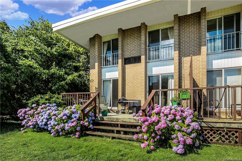 720 Milton Road, Unit J1, Rye, NY 10580 Compass