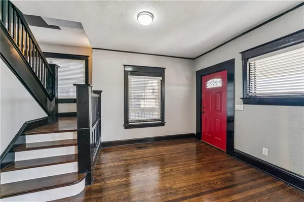 $474,999 | 2824 Tracy Avenue, Kansas City, MO 64109